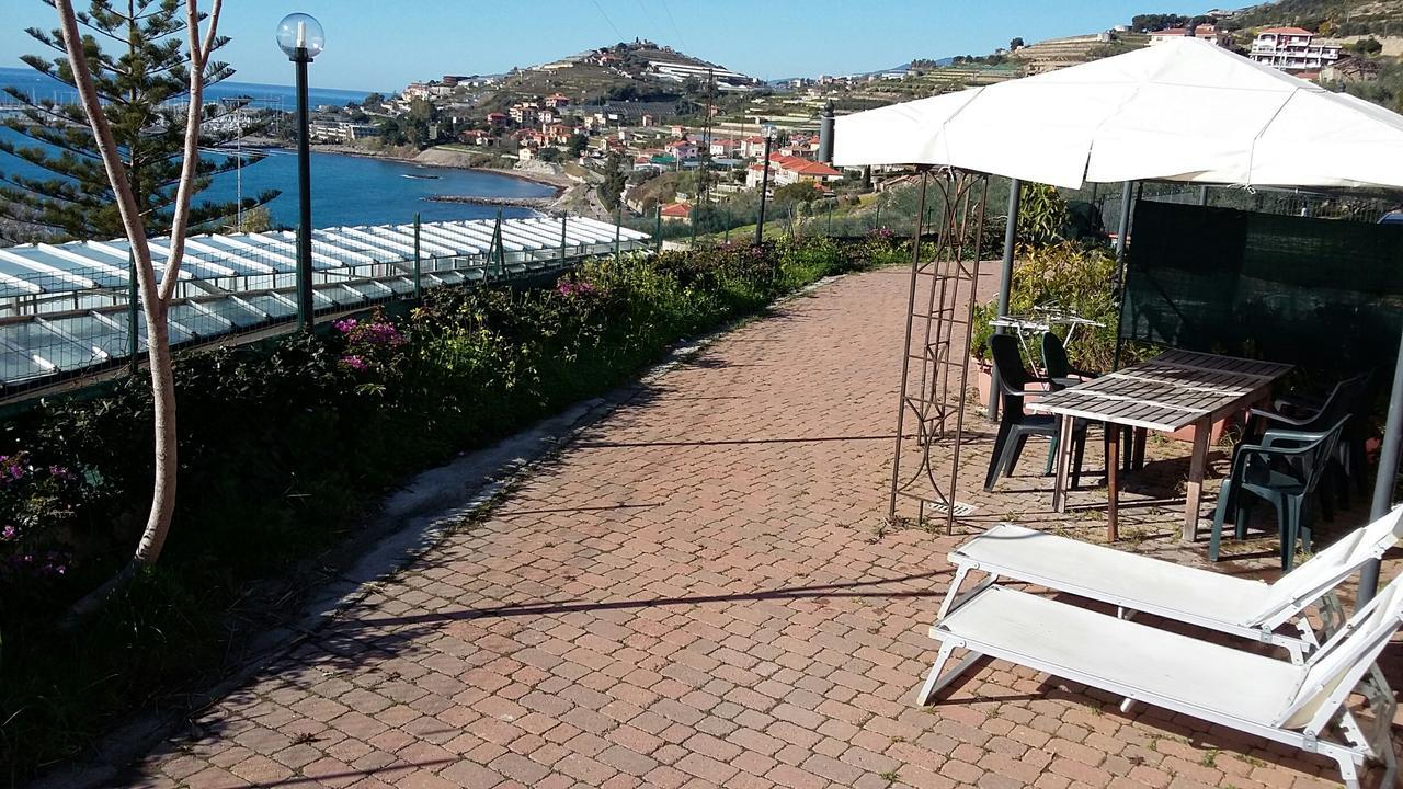 Villa Del Mare Ligure Terme & Spa Piscina A 37 Gradi Санто Стефано ал Маре Екстериор снимка
