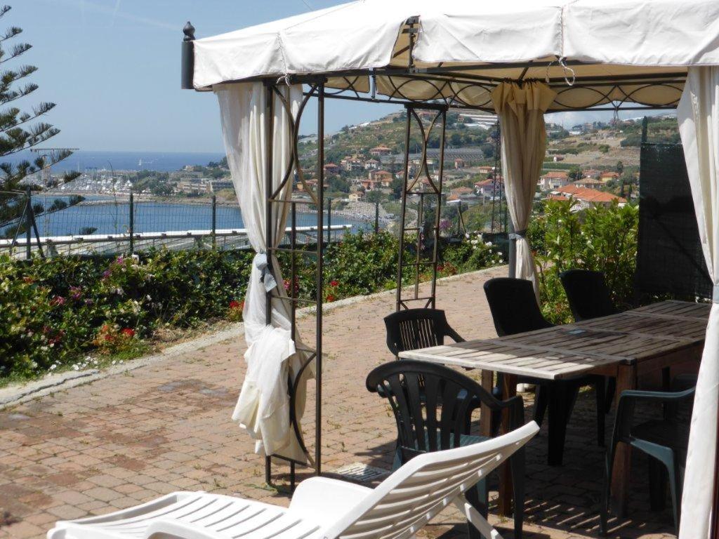 Villa Del Mare Ligure Terme & Spa Piscina A 37 Gradi Санто Стефано ал Маре Екстериор снимка